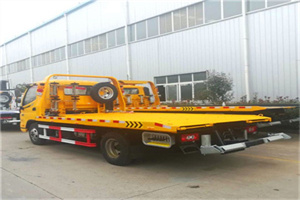 衢江附近拖车救援搭电